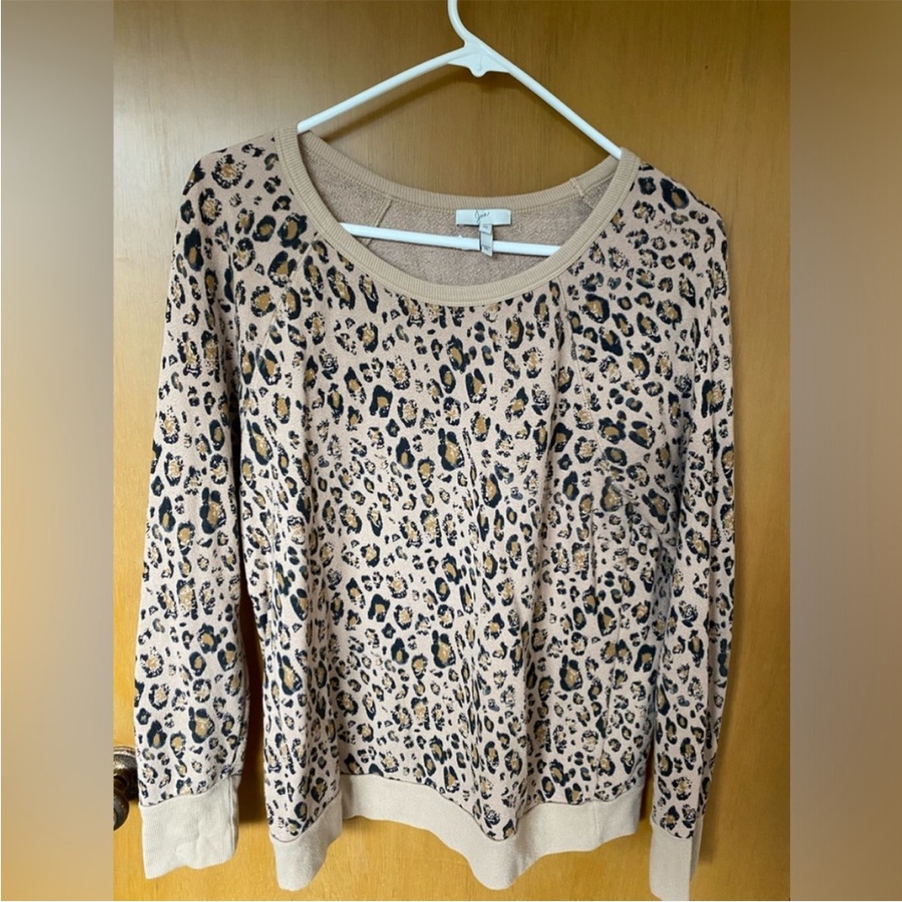 Leopard sweatshirt. Size M.